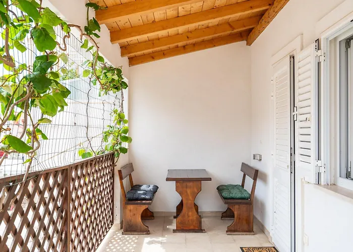 Feather - Free Private Parking - Self Check-in