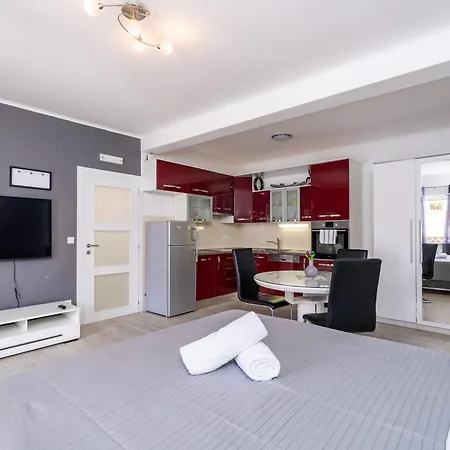 Feather - Free Private Parking - Self Check-in